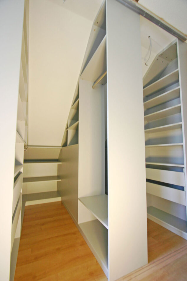 Schlafzimmerschrank begehbar Innenansicht und Schrankaufteilung