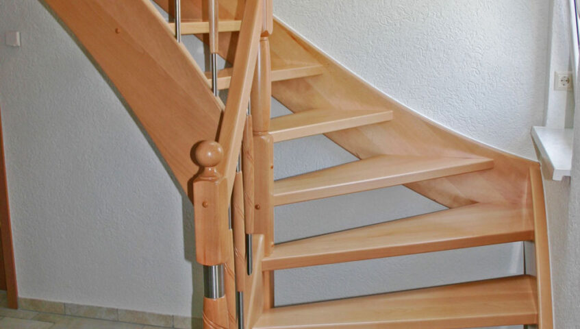 Massivholztreppe Neuanfertigung